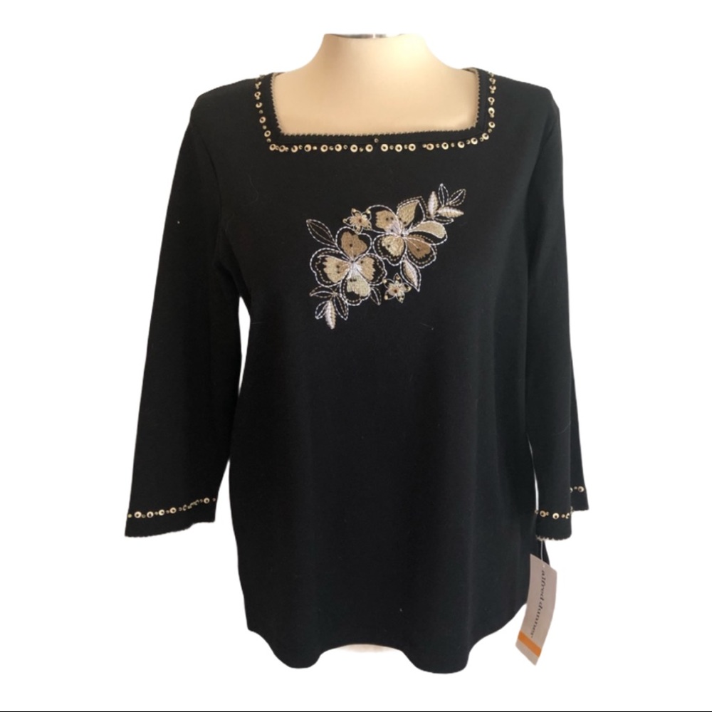 NWT Alfred Dunner Top Embroidered Floral Pull over Pit to pit is 20"  3/…
